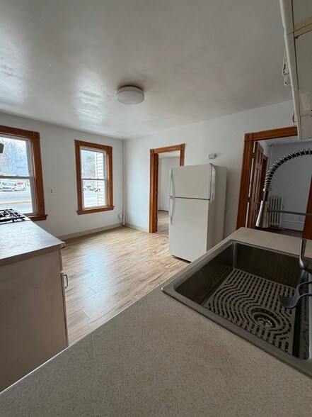 Kitchen - 6 Smythe St