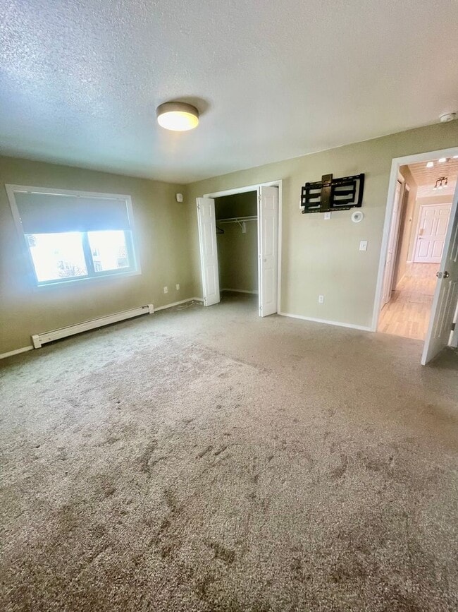 Building Photo - 329 E 14th Ave