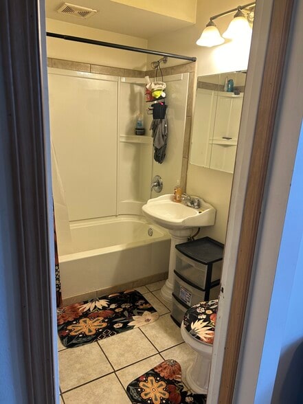 Bathroom - 3708 E Somers Ave