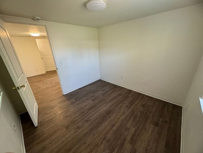 Building Photo - 1 Bedroom 1 Bath Home with a Large Outdoor Space