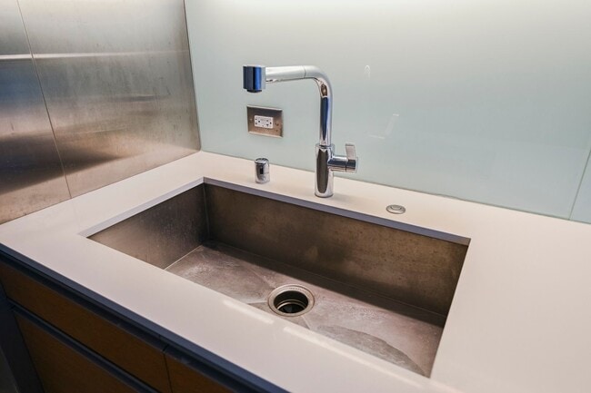 Building Photo - Studio with incredible views of the Strip!