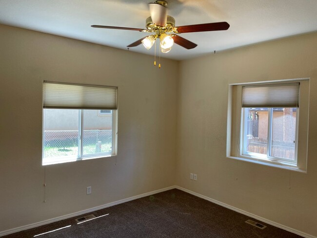 Building Photo - Adorable 3 Bedroom Home in Woodland Park