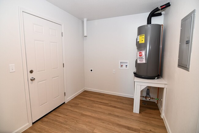 Building Photo - 3 Bedroom, Single-story Townhomes for rent in Madrid, IA