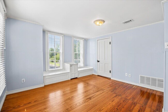 Building Photo - 1223 Cecelia St