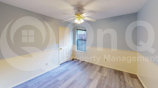 Building Photo - 1633 Palisades Dr