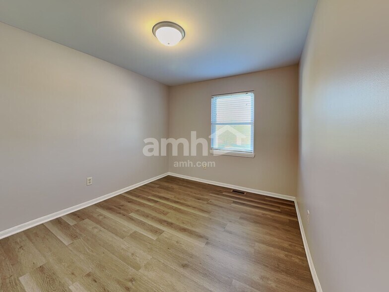 Building Photo - 5925 Bluegrass Trl