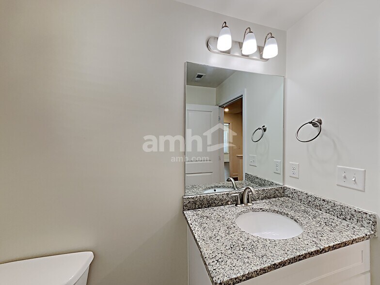 Building Photo - 257 Makenna Dr