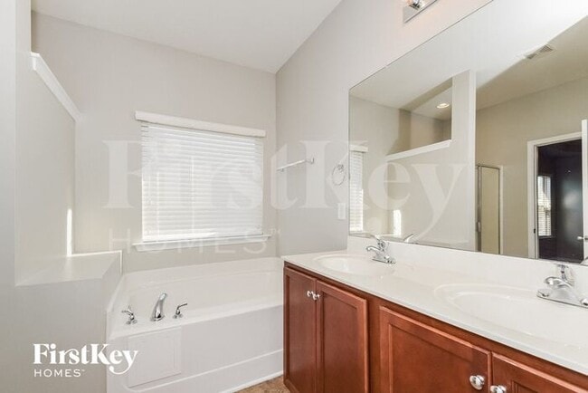 Building Photo - 308 Polo Ct