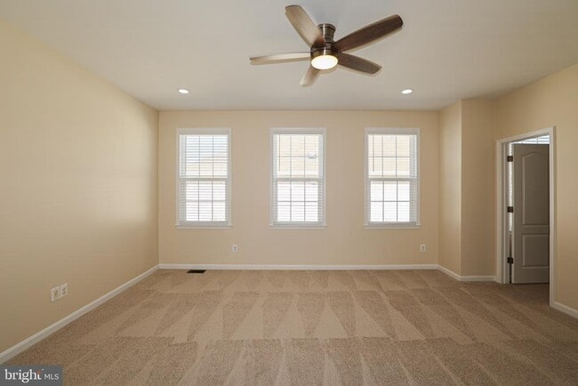 Building Photo - 42309 San Juan Terrace