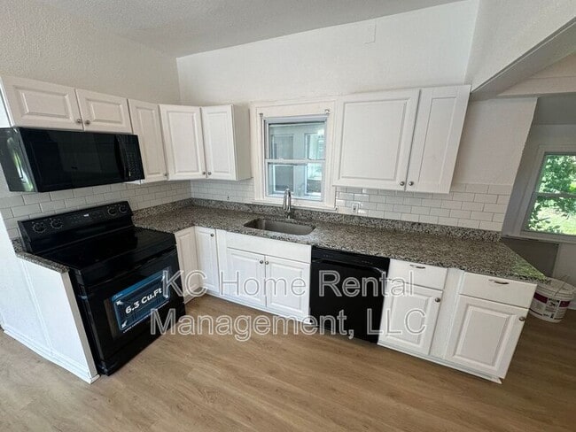 Building Photo - 2958 Lockridge Ave