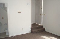 Building Photo - 902 Verdant Dr