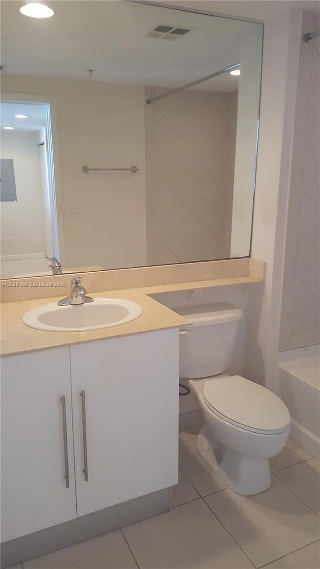Building Photo - 335 S Biscayne Blvd