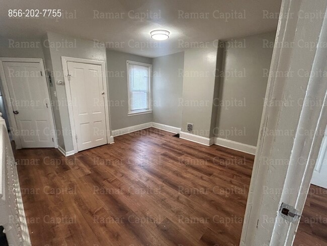 Building Photo - 912 Mt Ephraim Ave