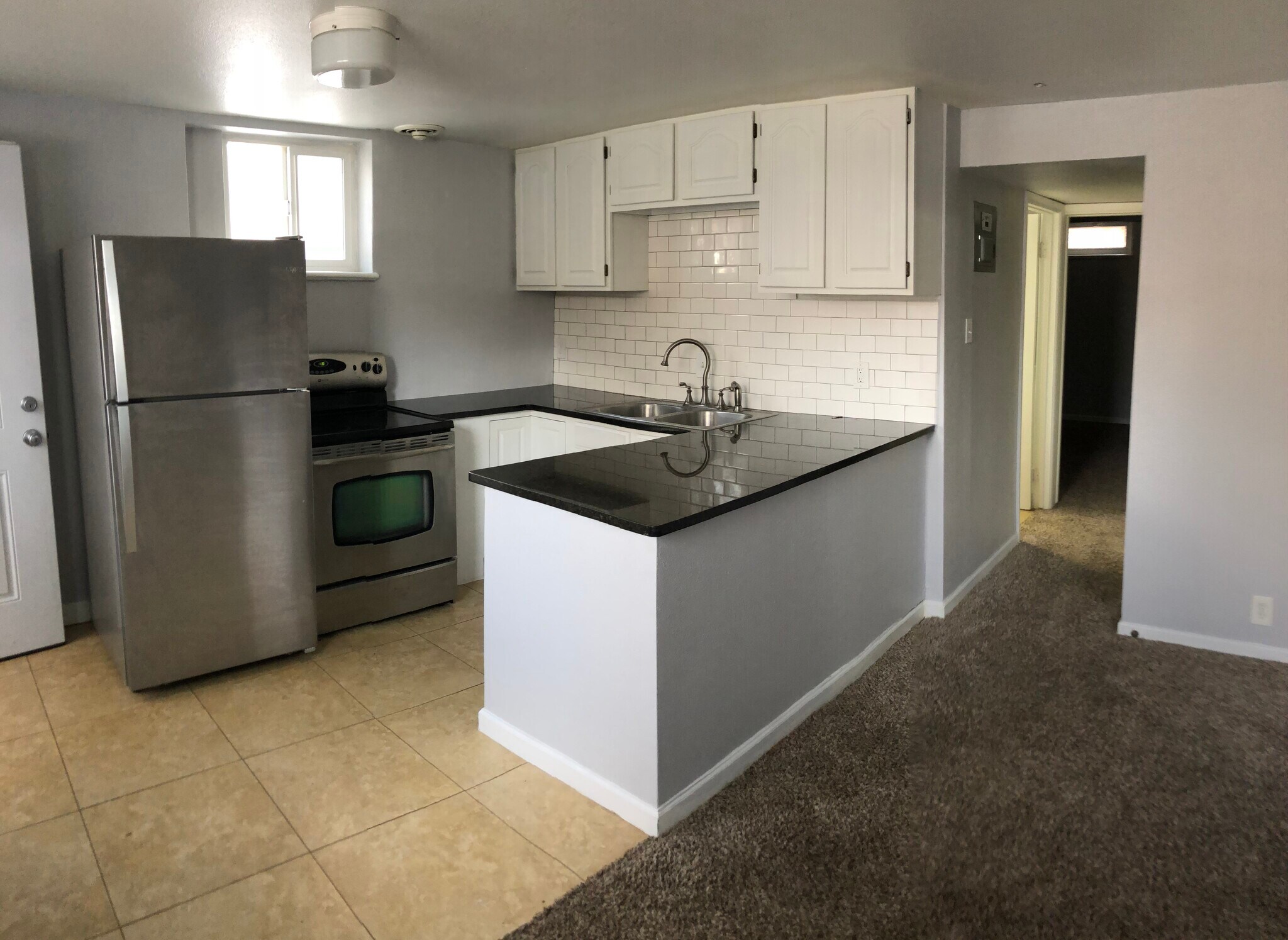 Kitchen - 3687 S Grant St