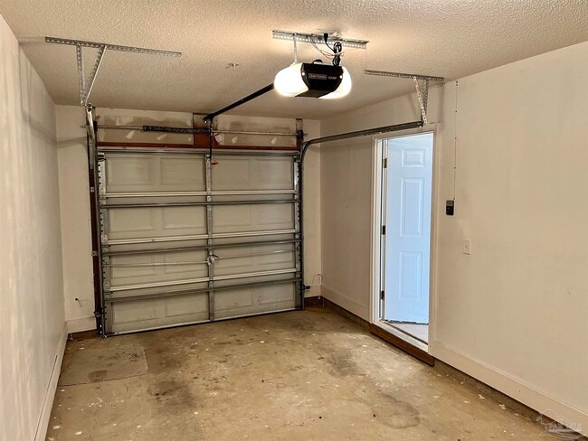 Building Photo - 280 Swaying Pine Ct