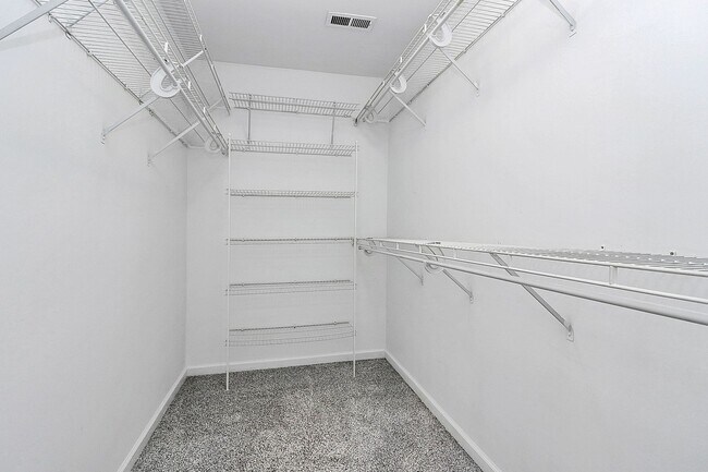 Building Photo - Beautiful 4/3 Home for Rent