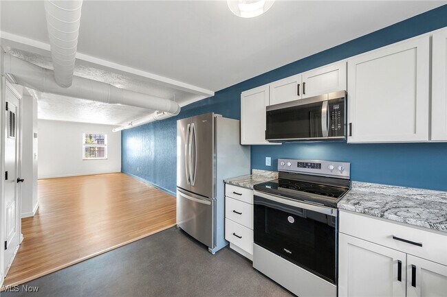Building Photo - 12900 Madison Ave