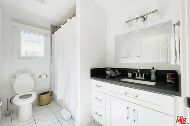 Building Photo - 3218 W 27th St