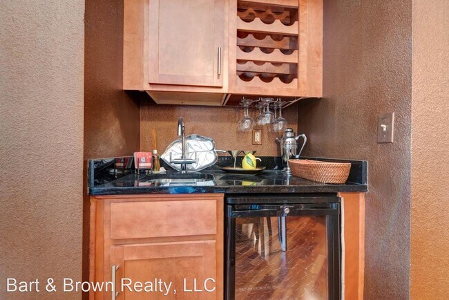 Building Photo - 2 br, 2.5 bath House - 9410 Branson Landin...