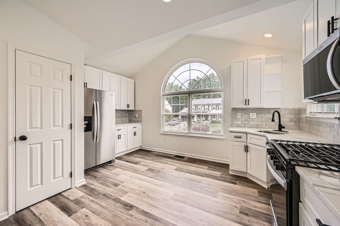 Building Photo - 308 Tidewater Dr