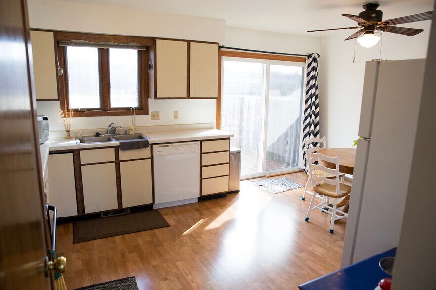 Building Photo - 1317 S Thompson Dr