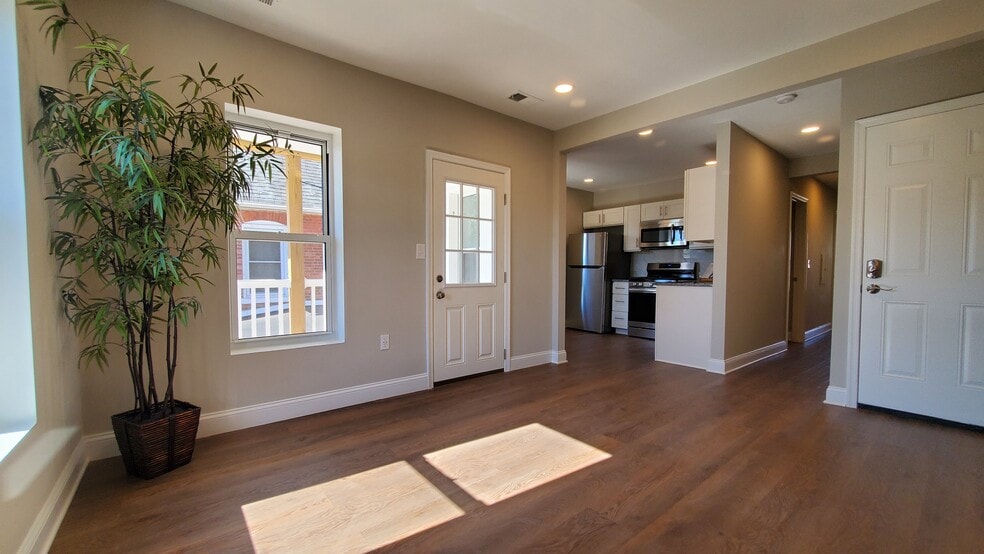 Living Room / kitchen - 115 Susquehanna Ave
