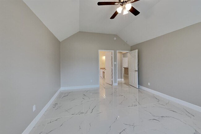 Building Photo - 18327 Bluewater Cove Dr