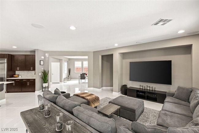 Building Photo - 338 Azar Swan Ave