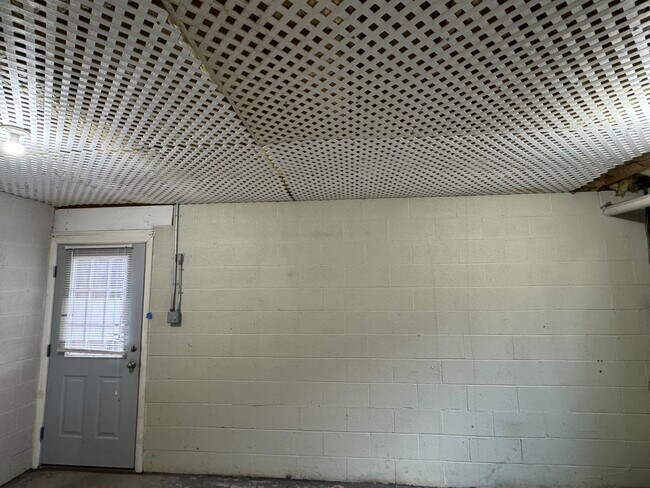 basement room and walk out - 1048 Dual Pl