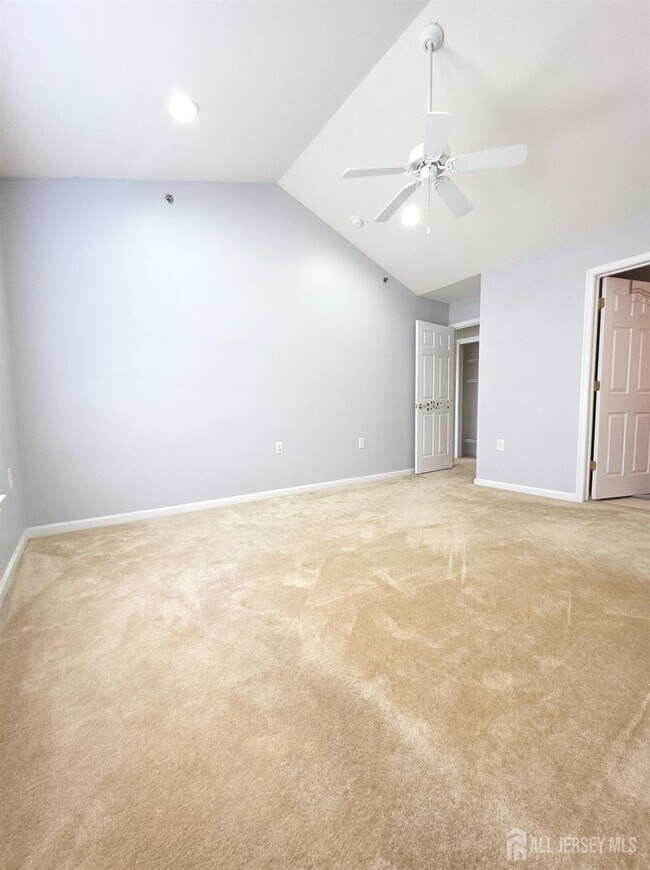 Building Photo - 142 Conover Terrace