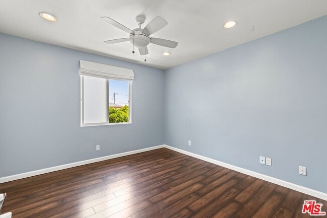 Building Photo - 2320 Belleglade Ave