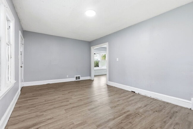Building Photo - 11617 Forest Ave