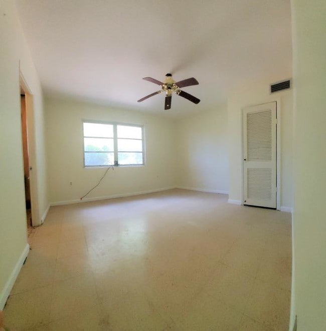 Building Photo - 6803 Fern Circle
