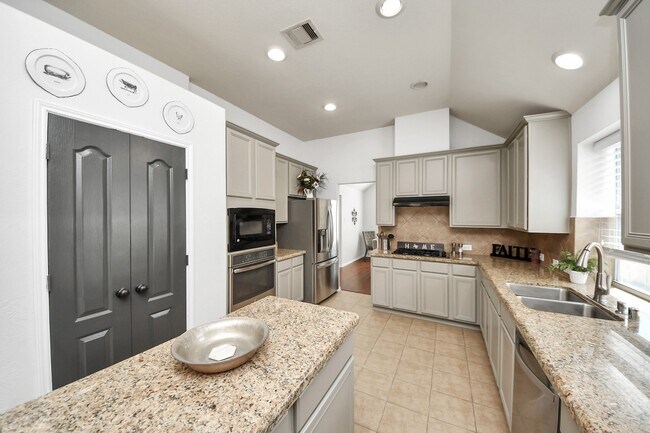 Building Photo - 15122 Heron Meadow Ln