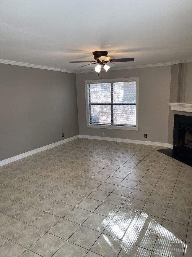 Building Photo - THE GARDENS OF CANYON