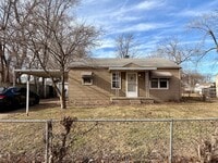 Building Photo - 3112 S Vermont Ave