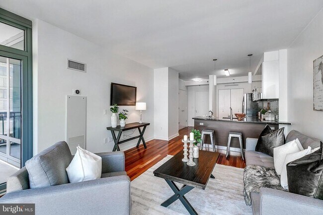 Building Photo - 2101 Market St