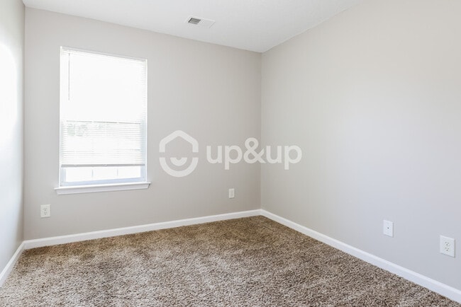 Building Photo - Fantastic 4bd/2.5ba home! Let yourself in!