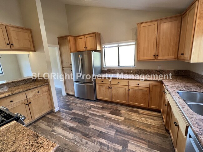 Building Photo - AVAILABLE NOW - Recently Updated Home in Templeton - 2 Bed / 2 Bath