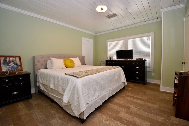 Building Photo - 3 Bed 2 Bath Home on Tech Drive