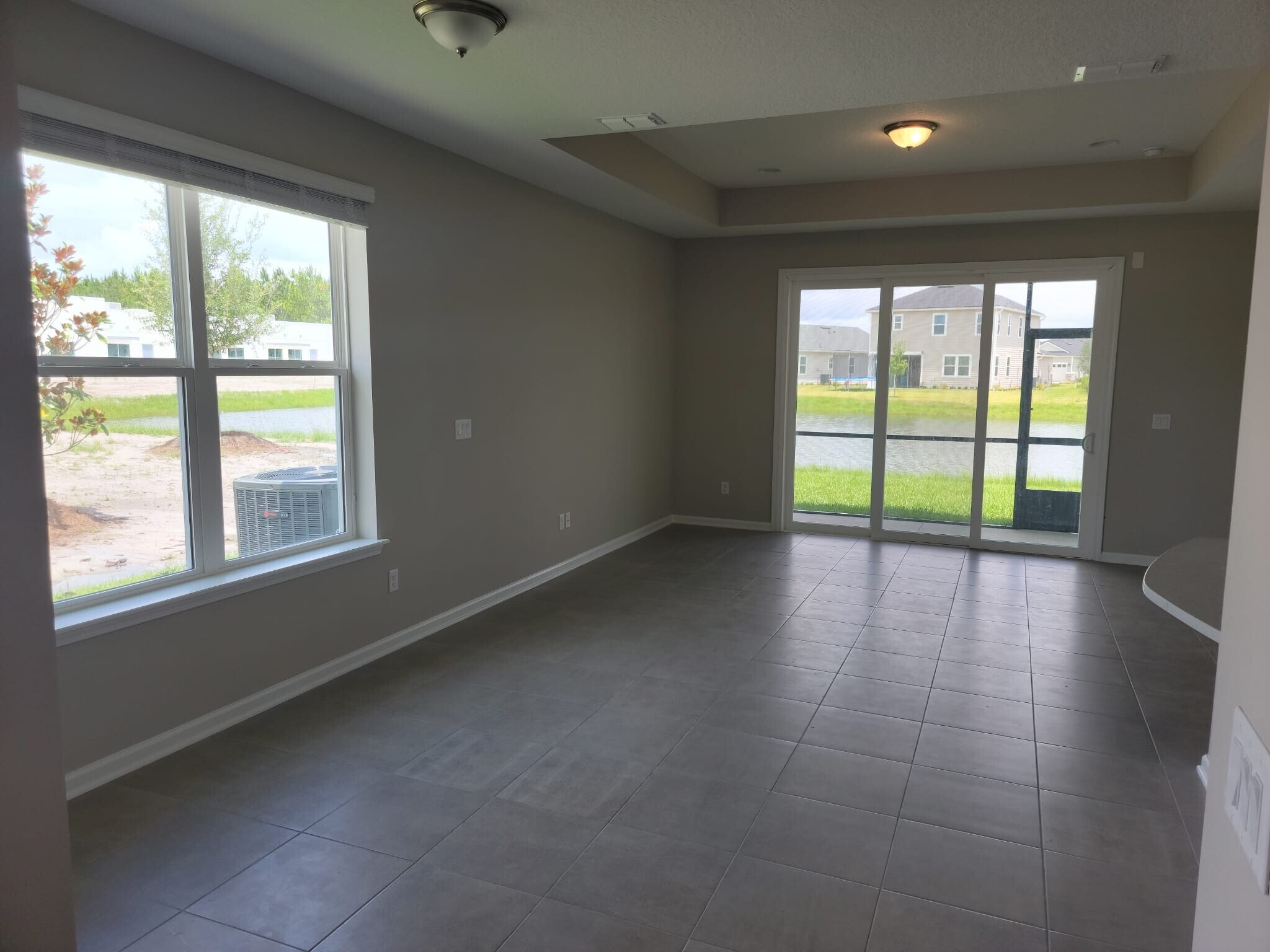 Building Photo - 808 Cherry Elm Dr