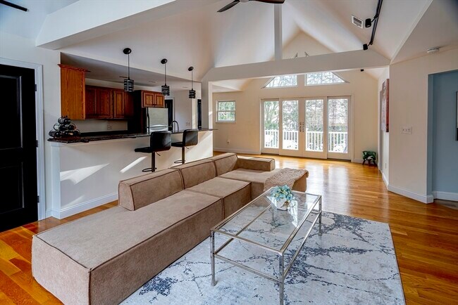 Building Photo - 1364 High St