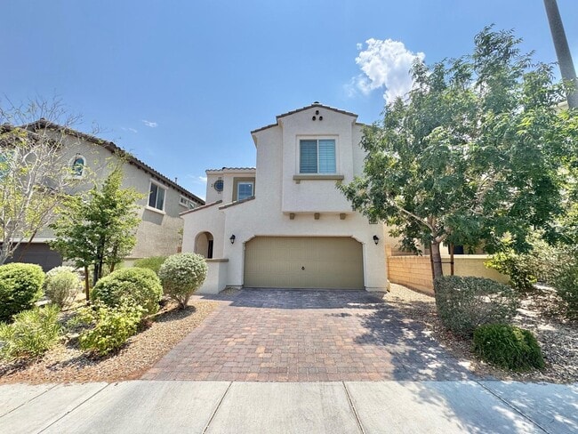 Building Photo - STUNNING 2 STORY HOME 3 BEDROOM/2.5 BATHROOM