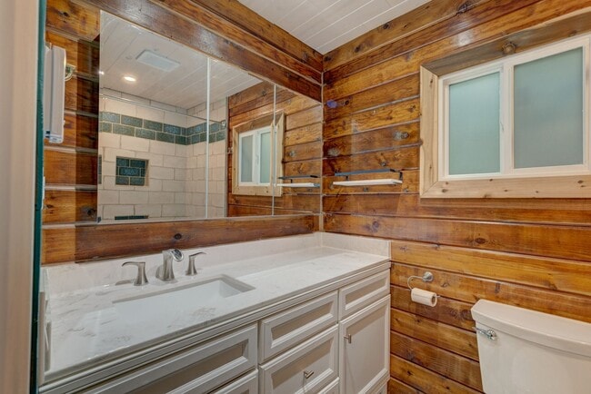 Building Photo - 502 W Ocean View Dr
