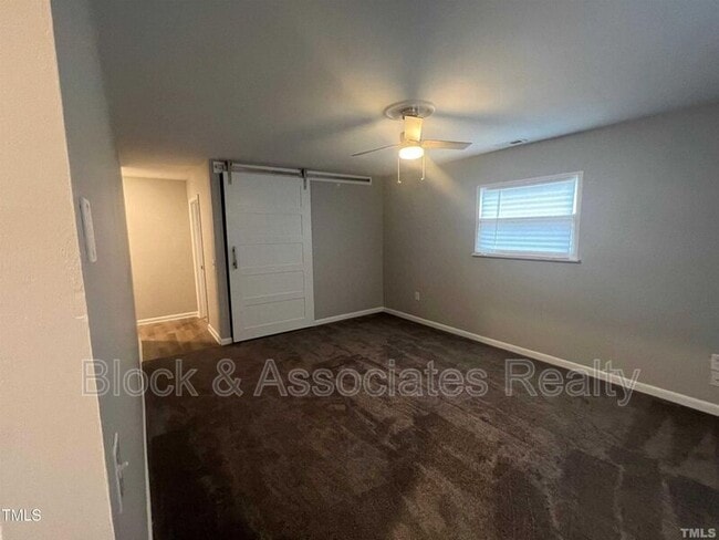 Building Photo - 1112 Hazelnut Dr