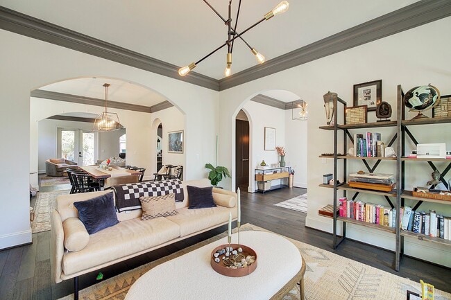 Building Photo - 5bd/3.5ba Seattle Home