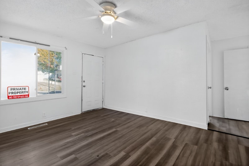 Building Photo - 1971 E Cantrell St