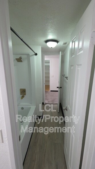 Building Photo - 1077 Santo Antonio Dr