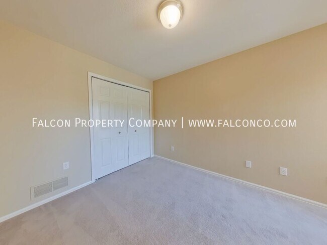 Building Photo - 623 Bosque Vis