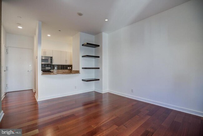 Building Photo - 219 S 18th St